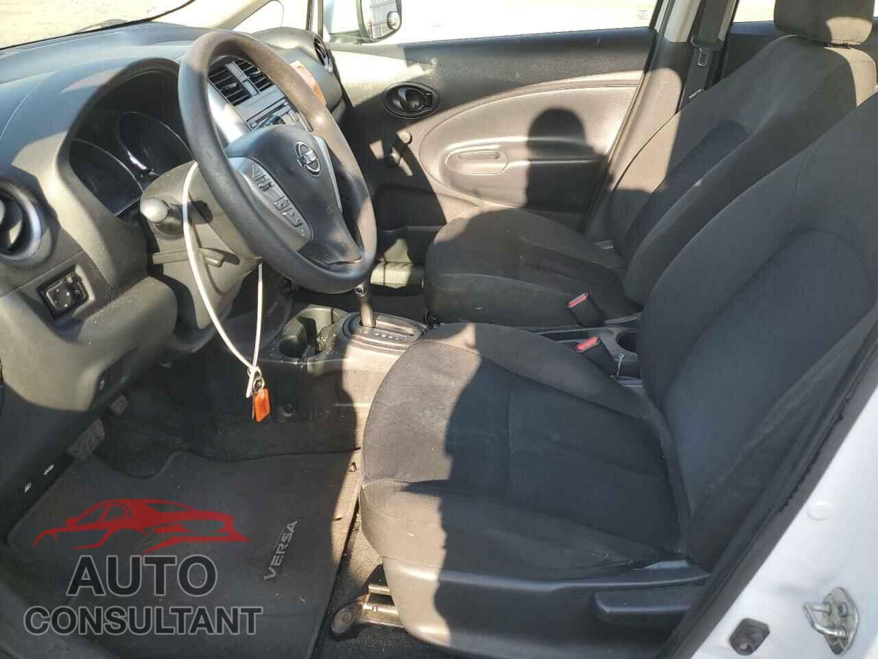 NISSAN VERSA 2017 - 3N1CE2CPXHL375110