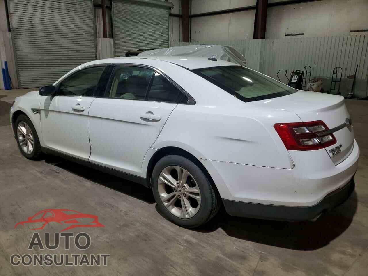 FORD TAURUS 2018 - 1FAHP2D8XJG138475