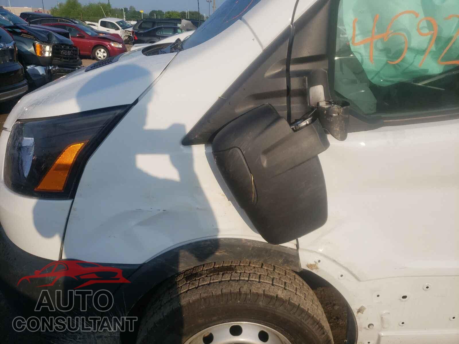 FORD TRANSIT CO 2018 - 1FTYR2CM4JKB50220