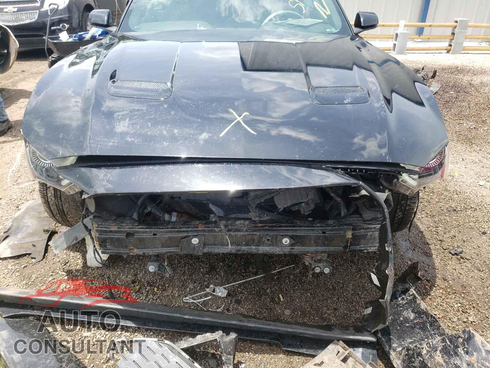 FORD MUSTANG 2018 - 1FATP8UH2J5143436