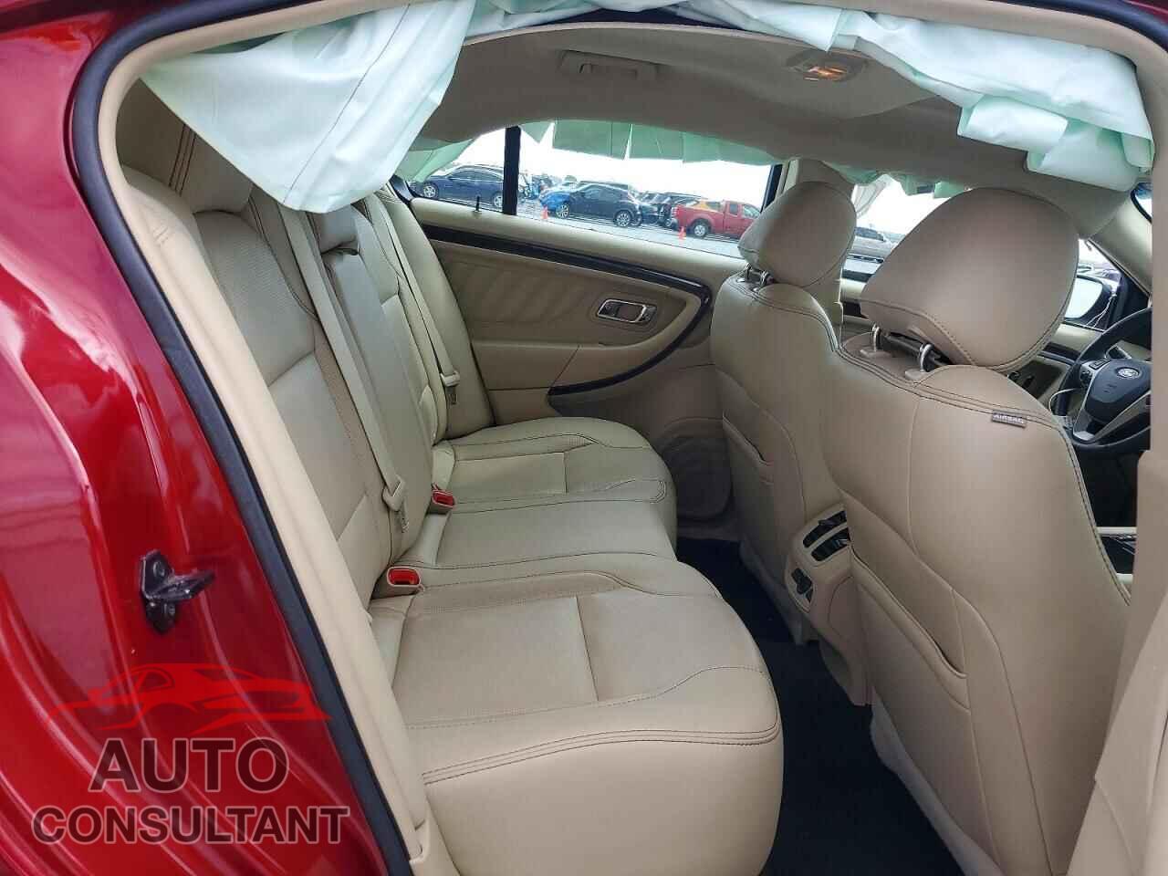 FORD TAURUS 2018 - 1FAHP2F88JG119369