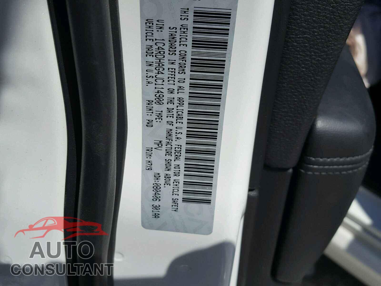DODGE DURANGO SXT 2018 - 1C4RDHAG4JC114900