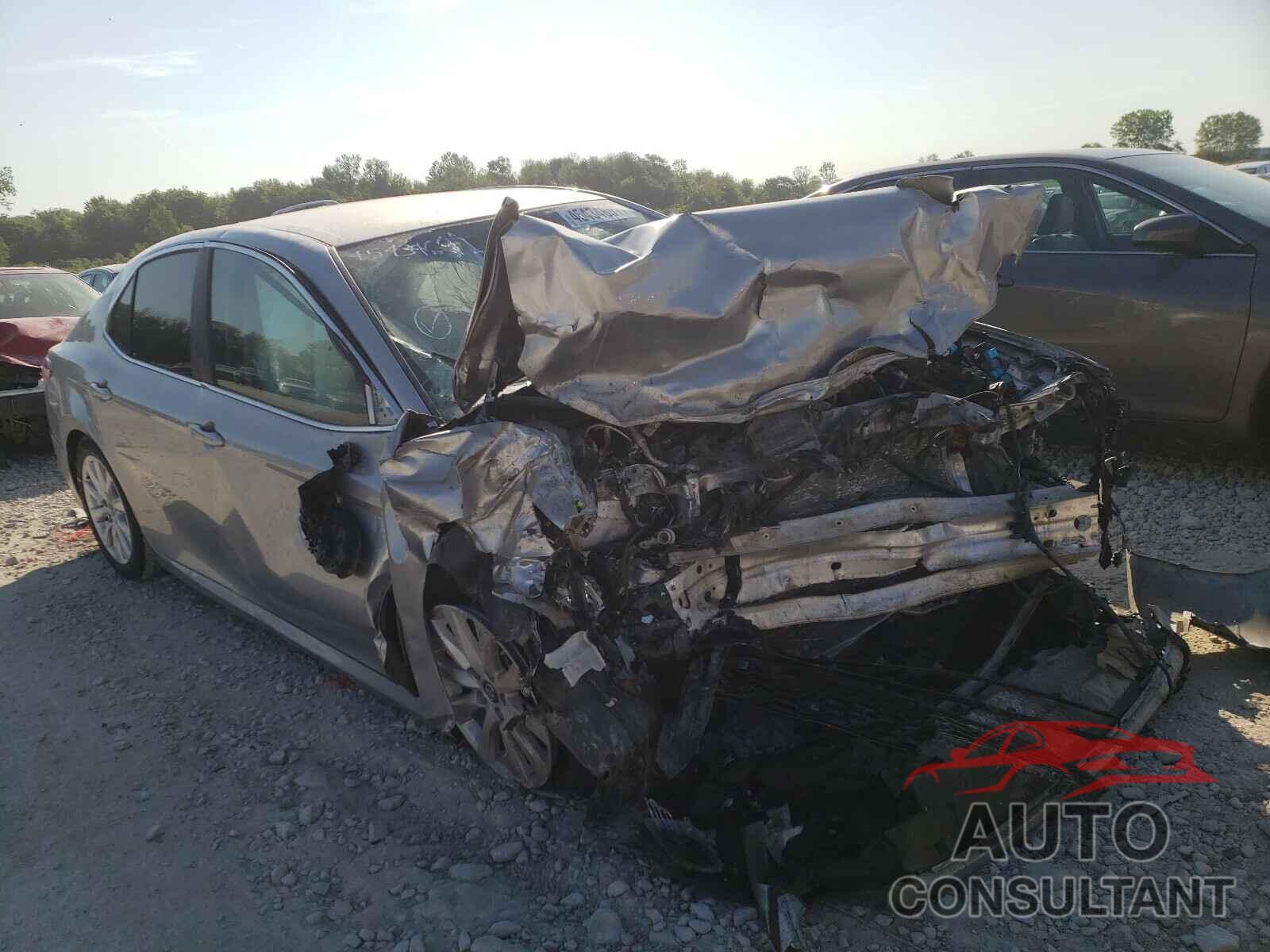 TOYOTA CAMRY 2018 - 4T1B11HK0JU665634