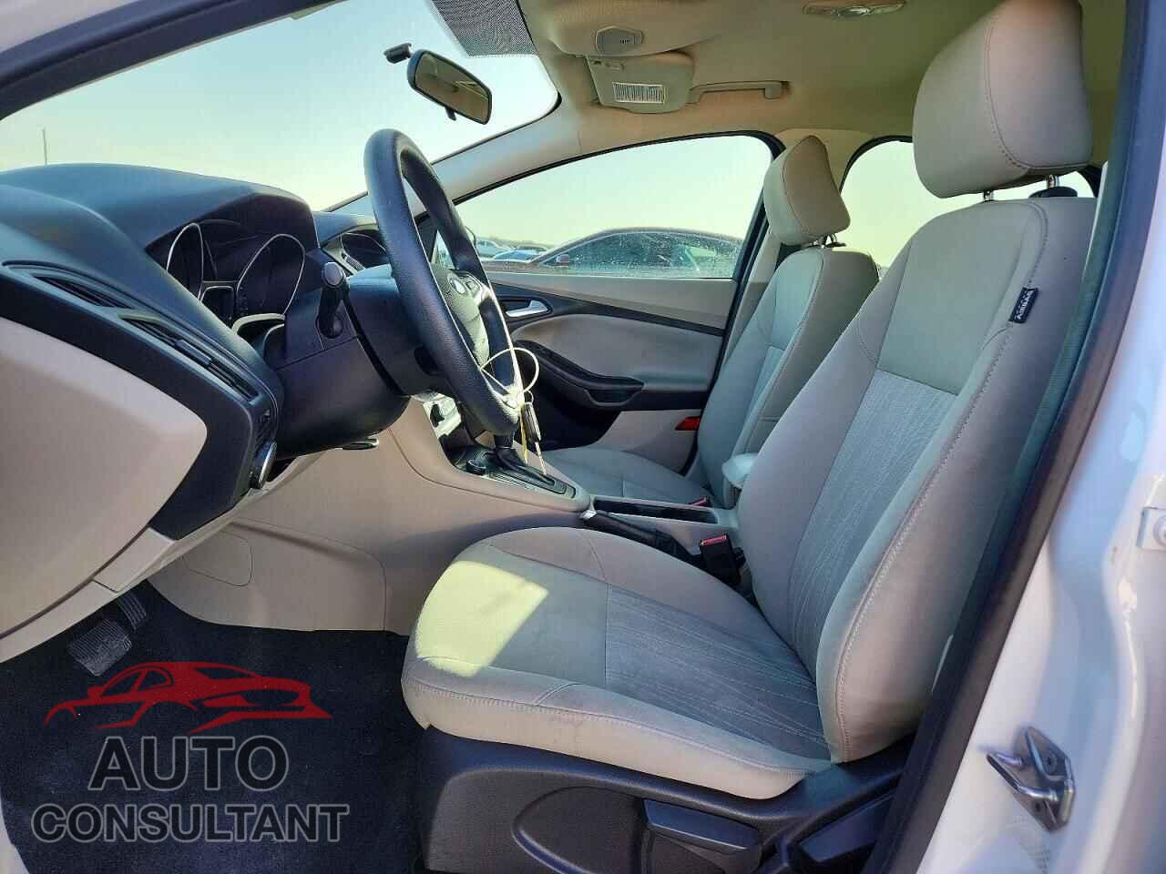 FORD FOCUS 2015 - 1FADP3F26FL350107