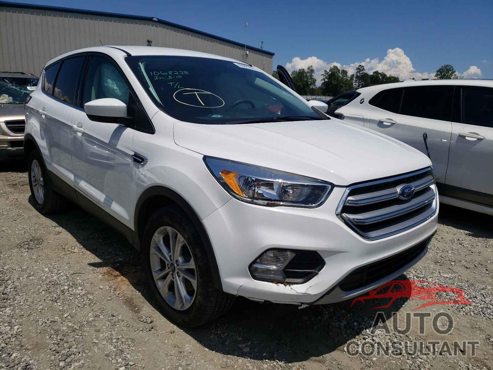 FORD ESCAPE 2017 - 1FMCU0GD3HUD81353