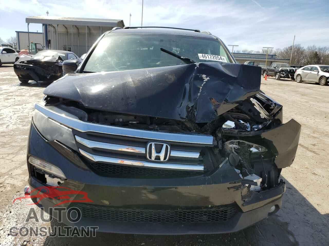 HONDA PILOT 2017 - 5FNYF5H38HB021219