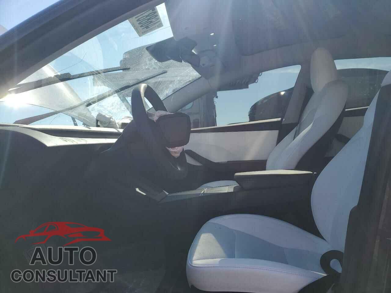 TESLA MODEL 3 2024 - LRW3E7EB7RC101403