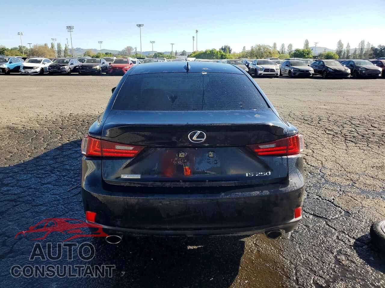 LEXUS IS 2015 - JTHBF1D29F5043951