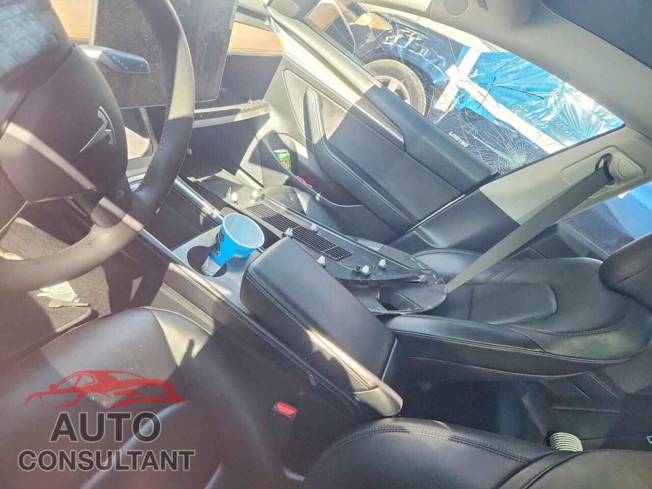 TESLA MODEL 3 2021 - 5YJ3E1EB8MF060954