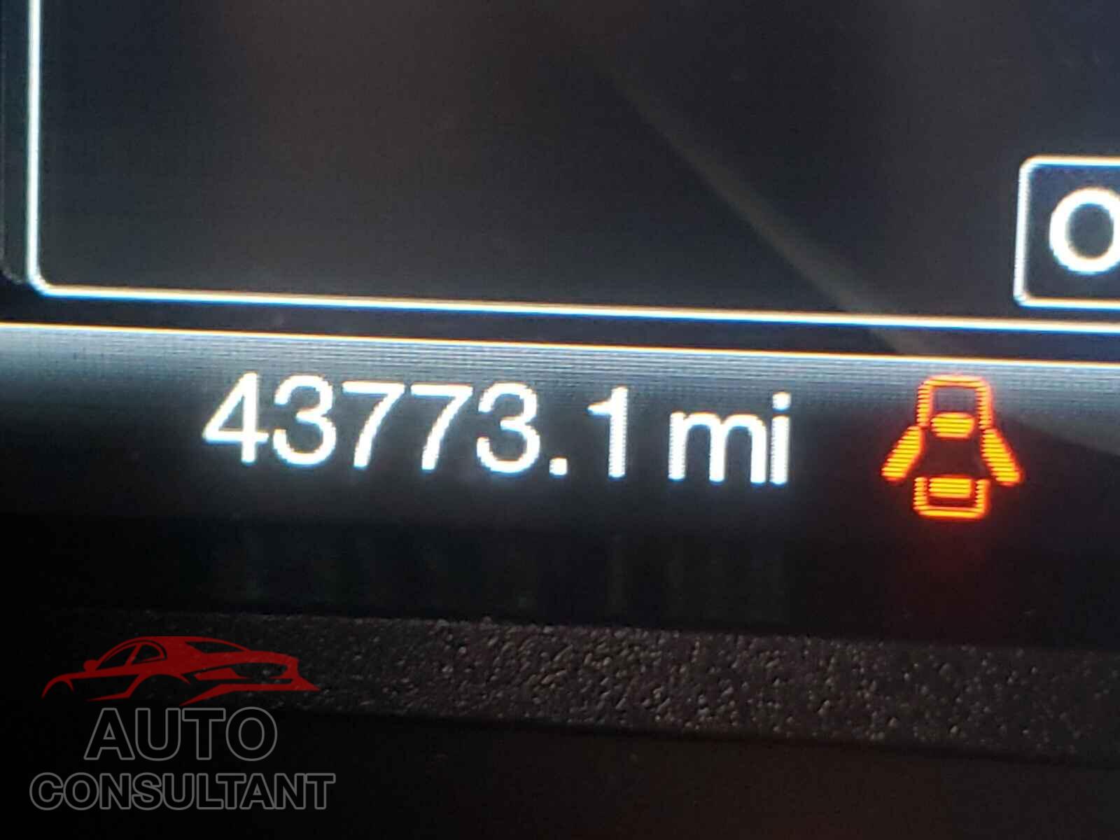 FORD CMAX 2017 - 1FADP5FU8HL104238