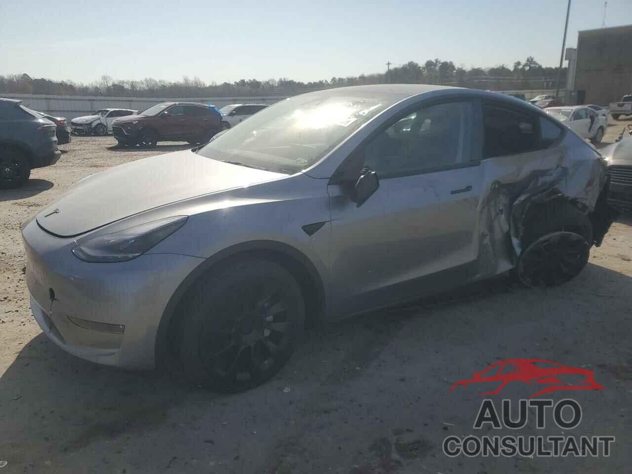 TESLA MODEL Y 2025 - 7SAYGDEE4SA351797