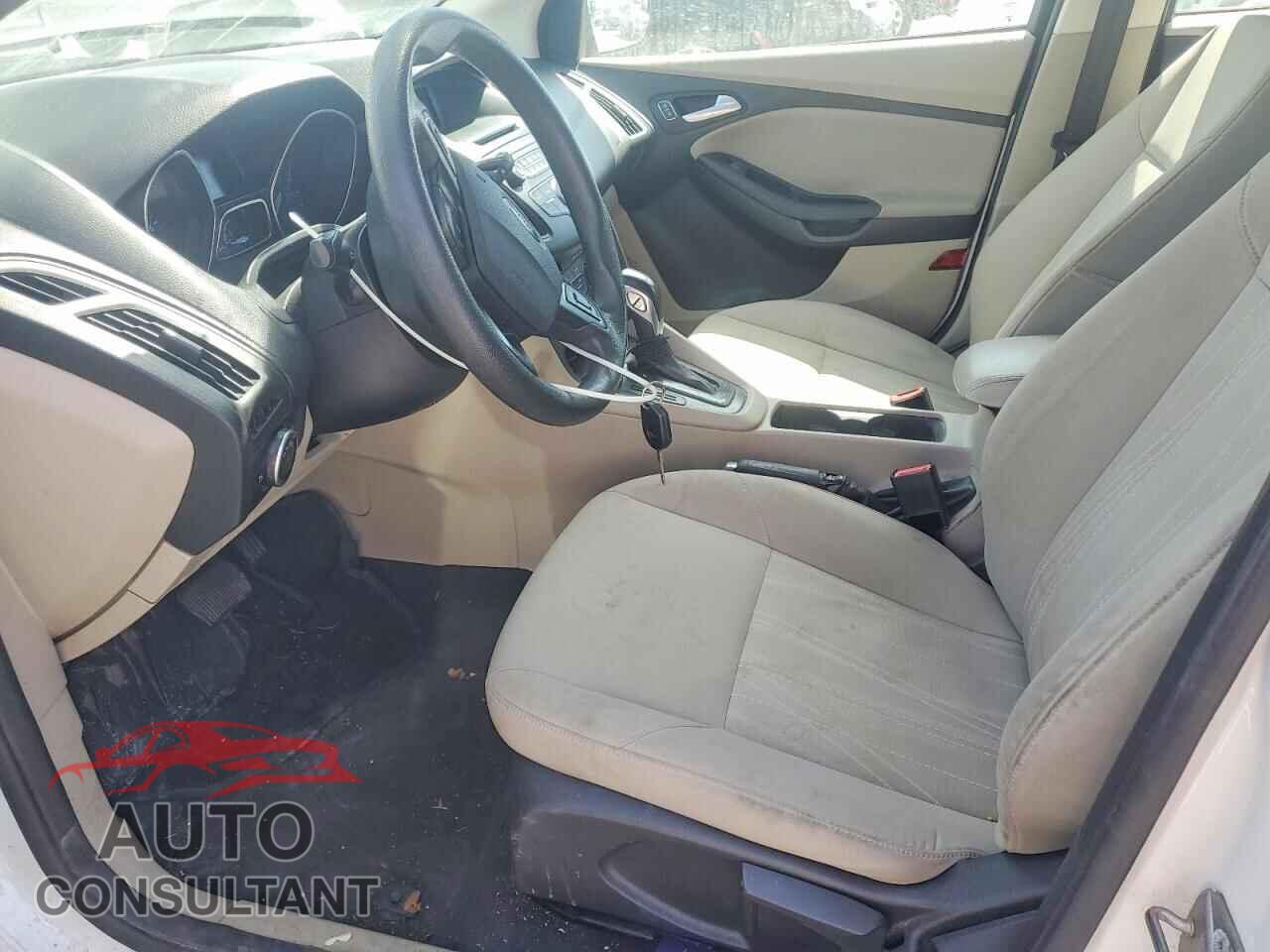 FORD FOCUS 2015 - 1FADP3K27FL264357