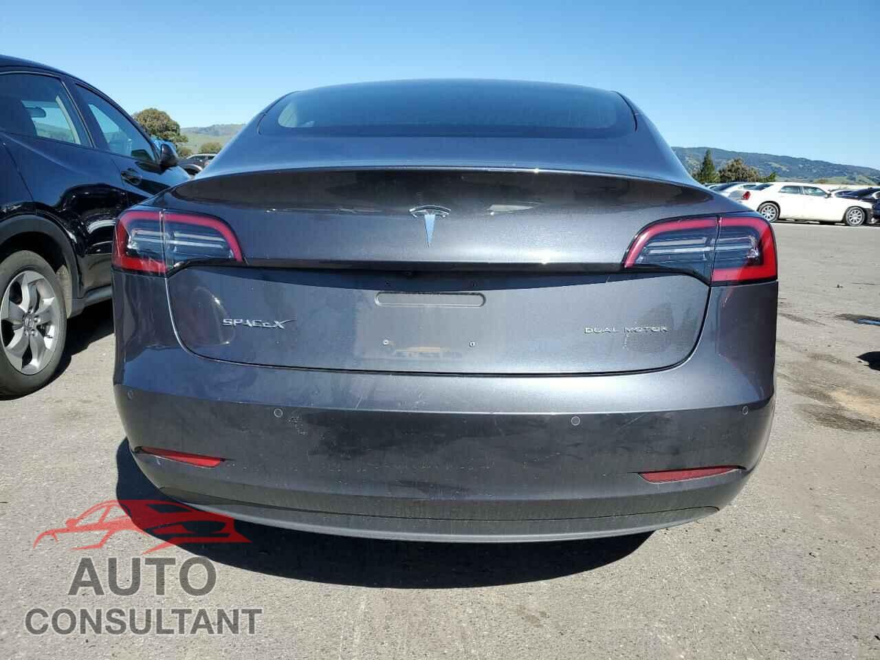 TESLA MODEL 3 2018 - 5YJ3E1EB3JF090729