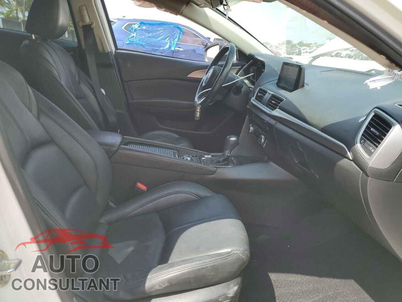 MAZDA 3 2017 - JM1BN1V73H1120421