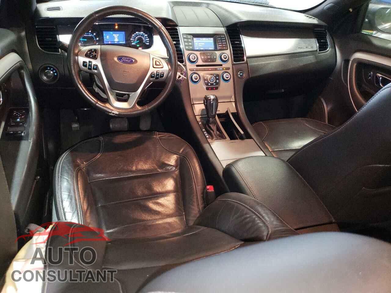 FORD TAURUS 2017 - 1FAHP2E82HG124014