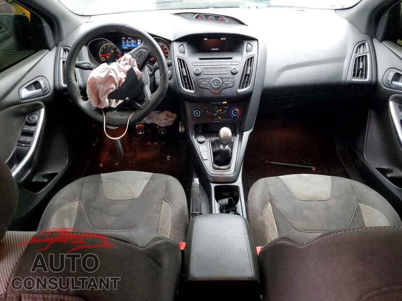 FORD FOCUS 2016 - 1FADP3L90GL355581