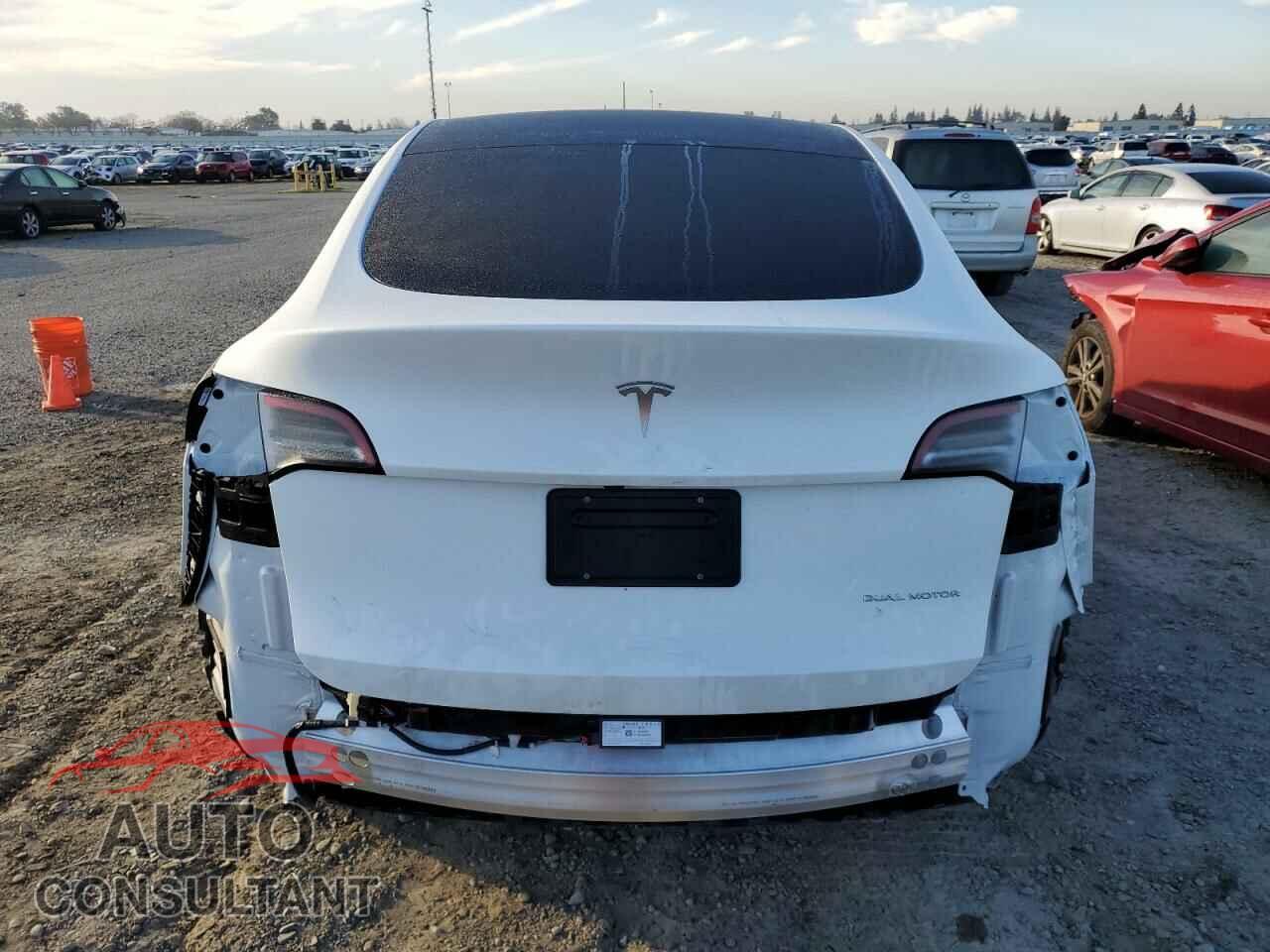 TESLA MODEL Y 2024 - 7SAYGDEE7RF068890