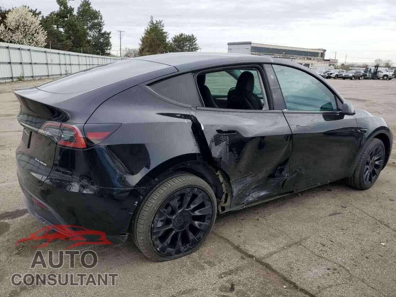 TESLA MODEL Y 2023 - 7SAYGDEE8PF875674
