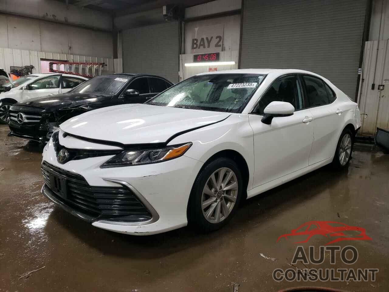 TOYOTA CAMRY 2022 - 4T1C11AK9NU660386