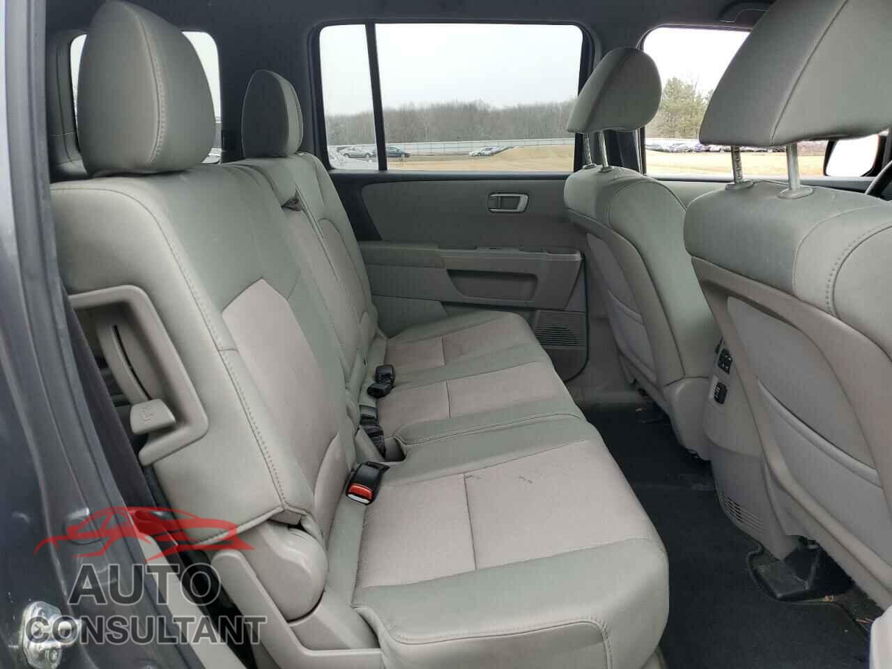 HONDA PILOT 2013 - 5FNYF4H44DB065909
