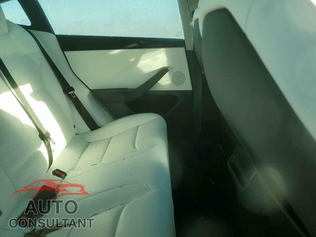 TESLA MODEL 3 2024 - 5YJ3E1EA9RF868731