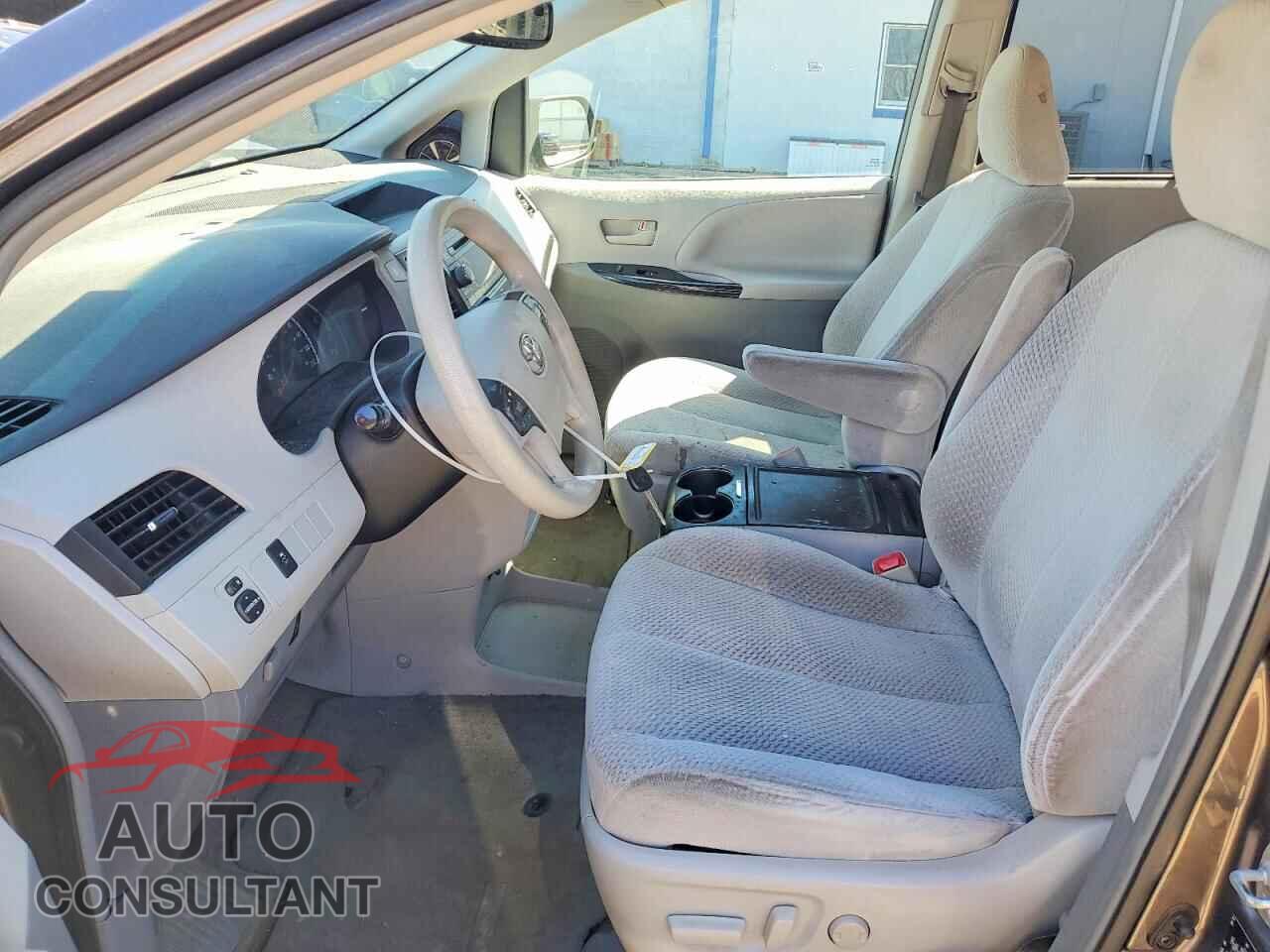 TOYOTA SIENNA 2013 - 5TDKK3DC8DS297854