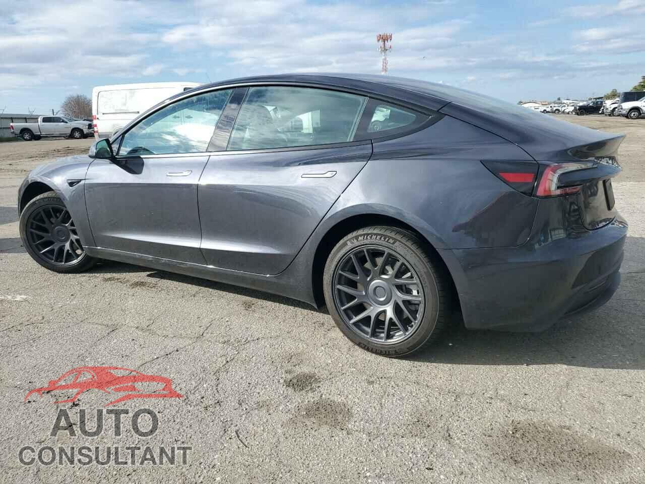 TESLA MODEL 3 2024 - 5YJ3E1EA2RF824179