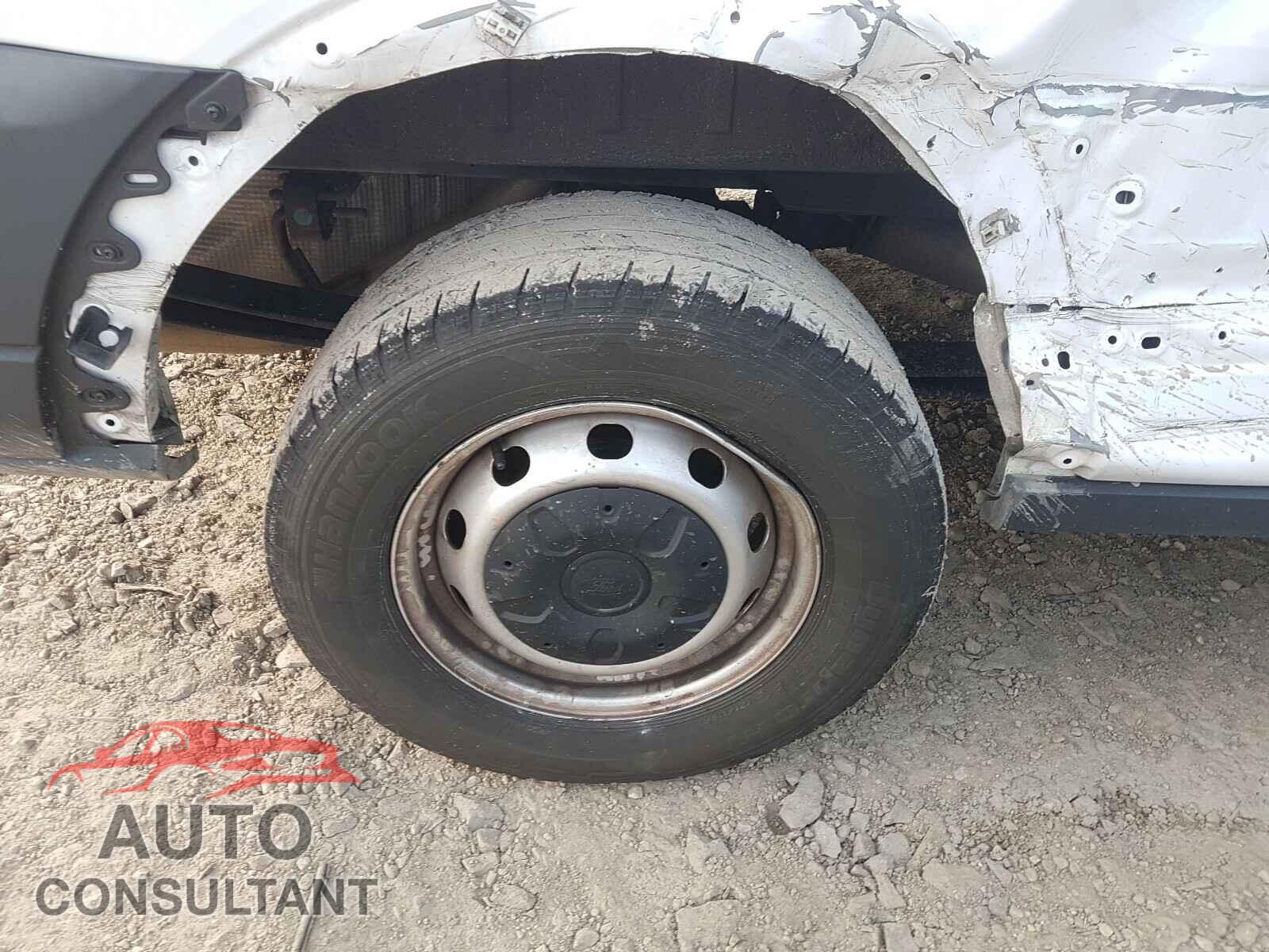 FORD TRANSIT CO 2018 - 1FTYR2CM2JKA02356