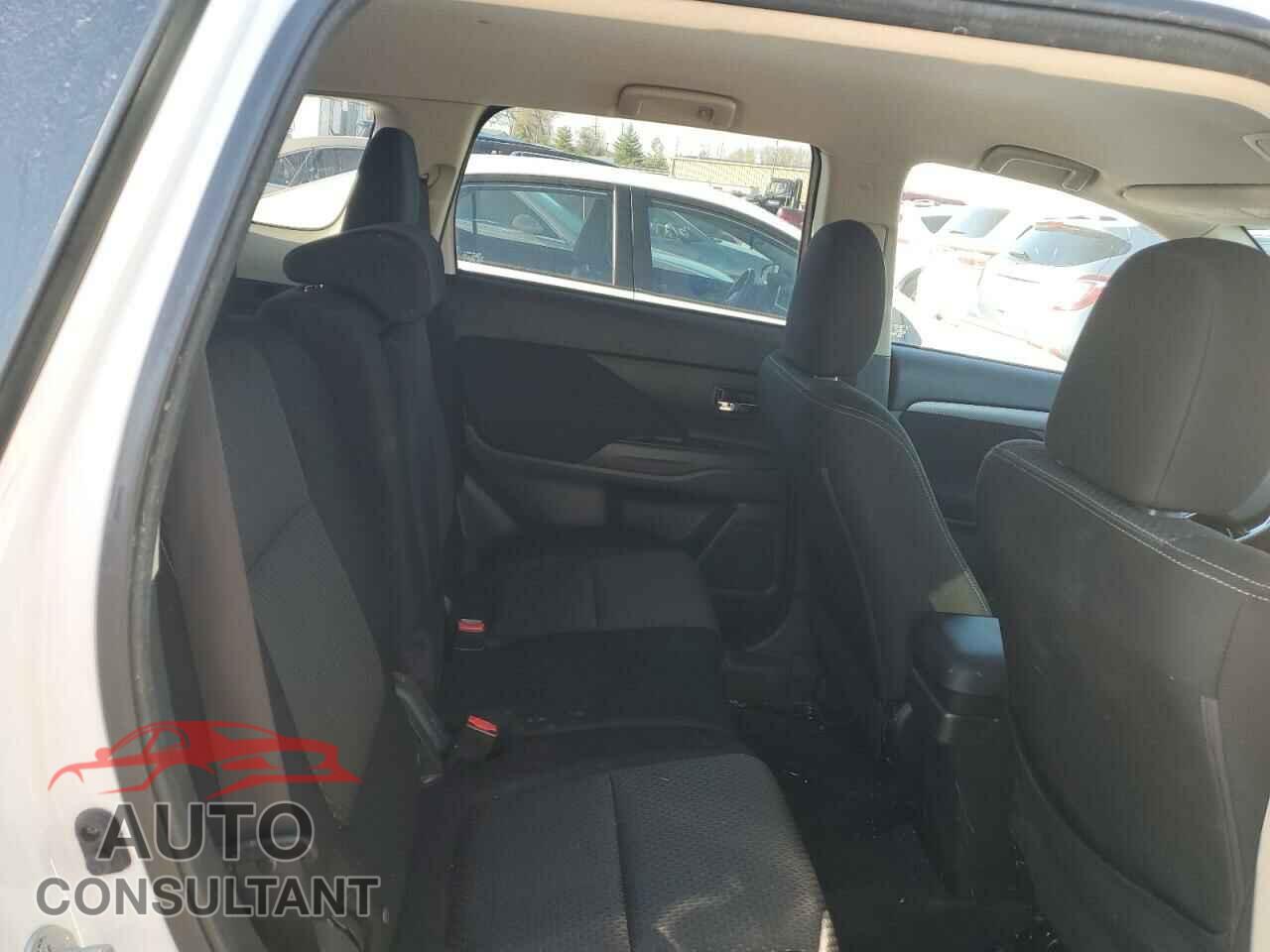 MITSUBISHI OUTLANDER 2017 - JA4AD2A34HZ042329