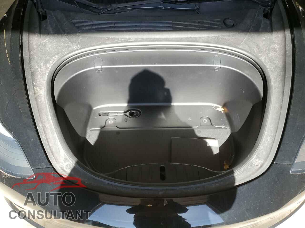 TESLA MODEL 3 2019 - 5YJ3E1EB0KF451478