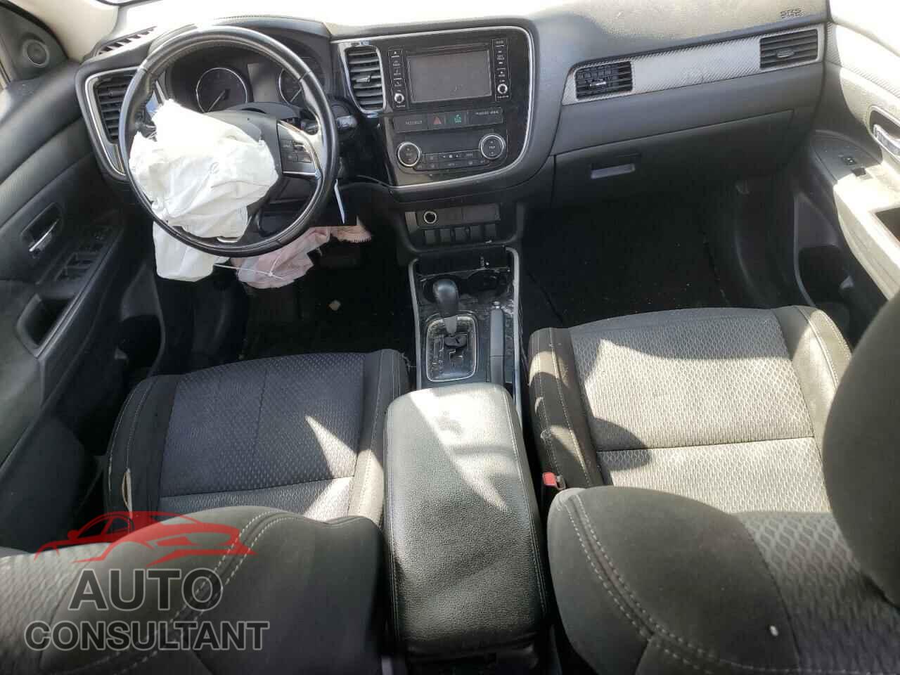 MITSUBISHI OUTLANDER 2017 - JA4AD2A39HZ019418