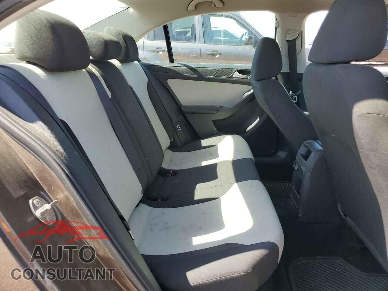 VOLKSWAGEN JETTA 2015 - 3VW2K7AJ9FM216595