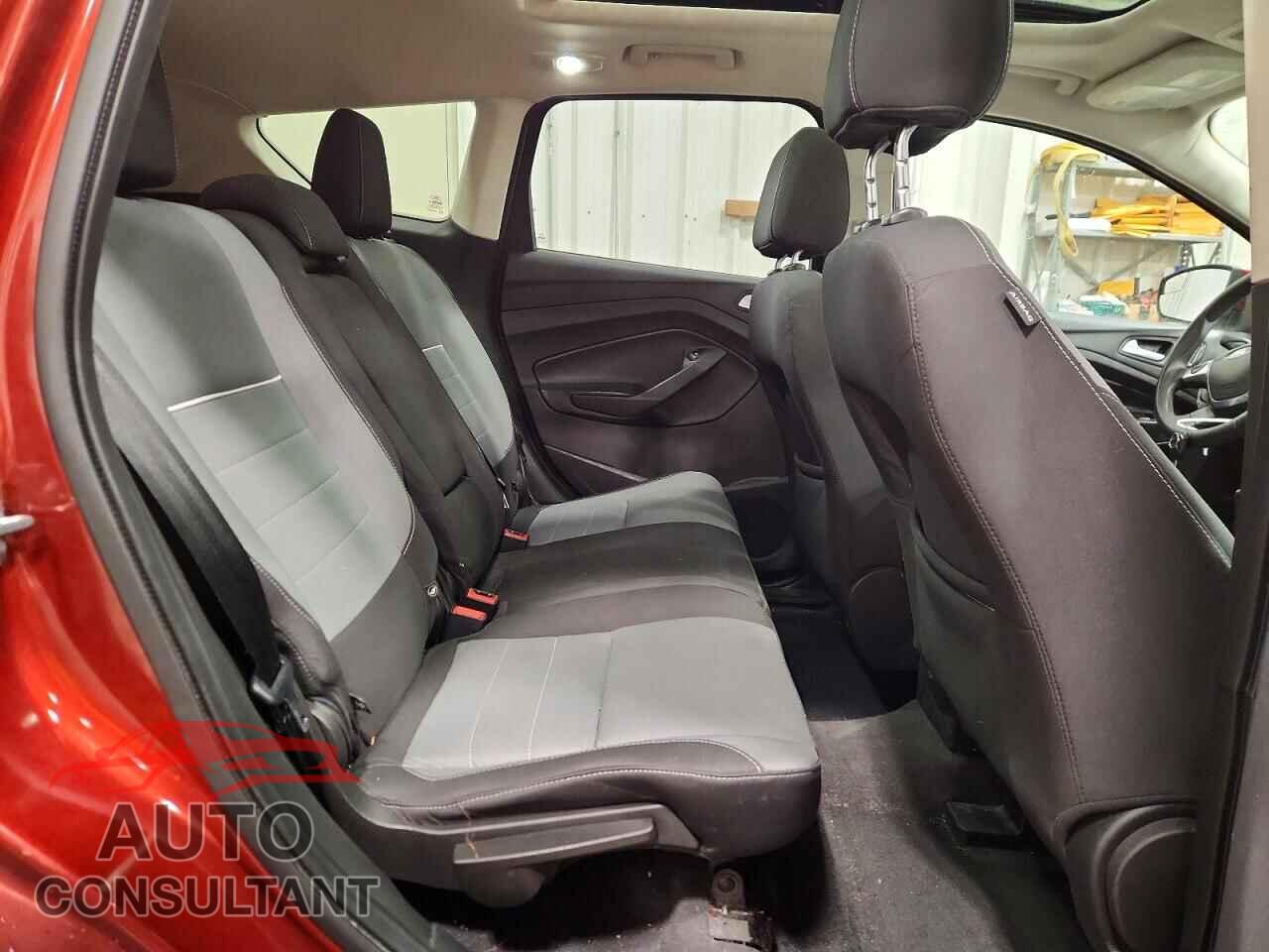 FORD ESCAPE 2015 - 1FMCU0G90FUA10837