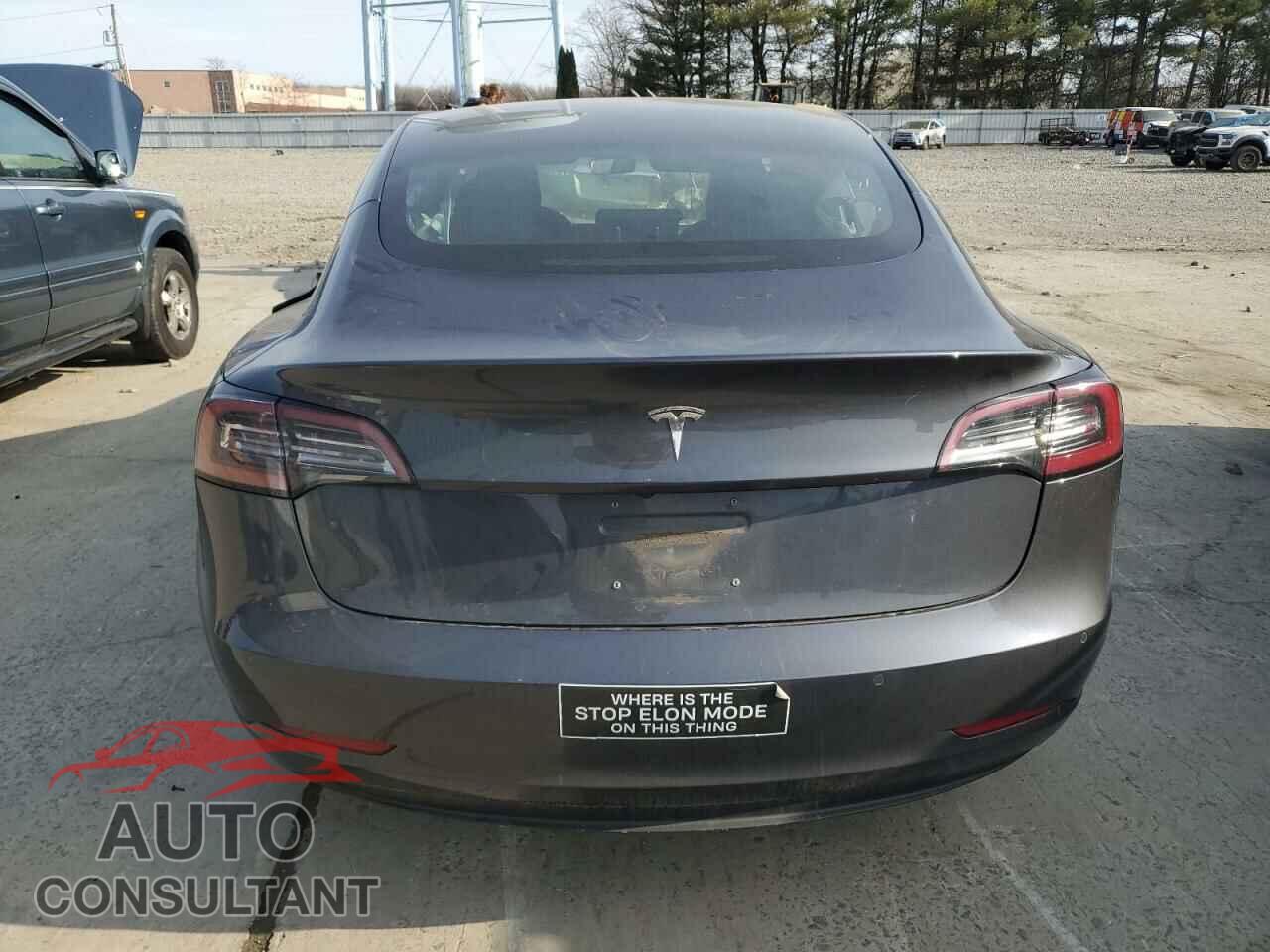 TESLA MODEL 3 2018 - 5YJ3E1EA0JF153633