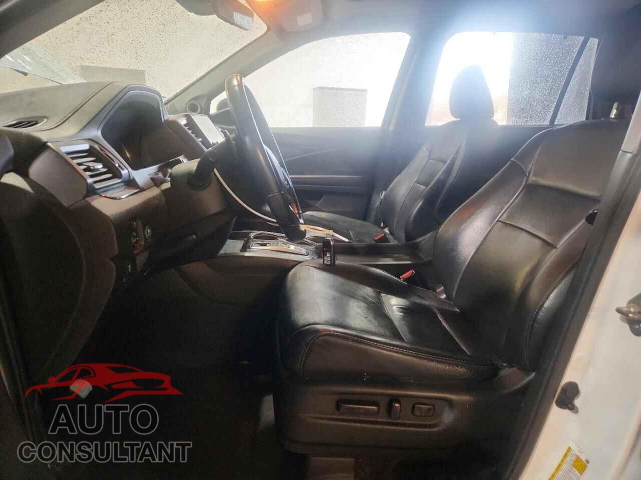 HONDA PILOT 2020 - 5FNYF6H60LB004715