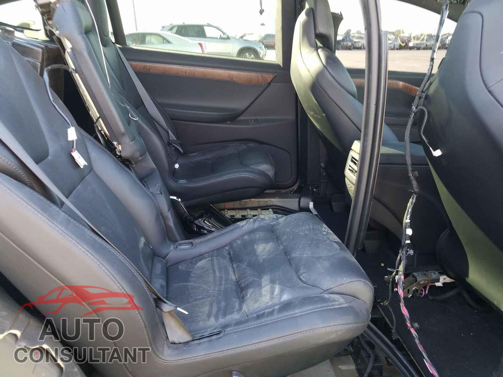 TESLA MODEL X 2019 - 5YJXCBE20KF151727