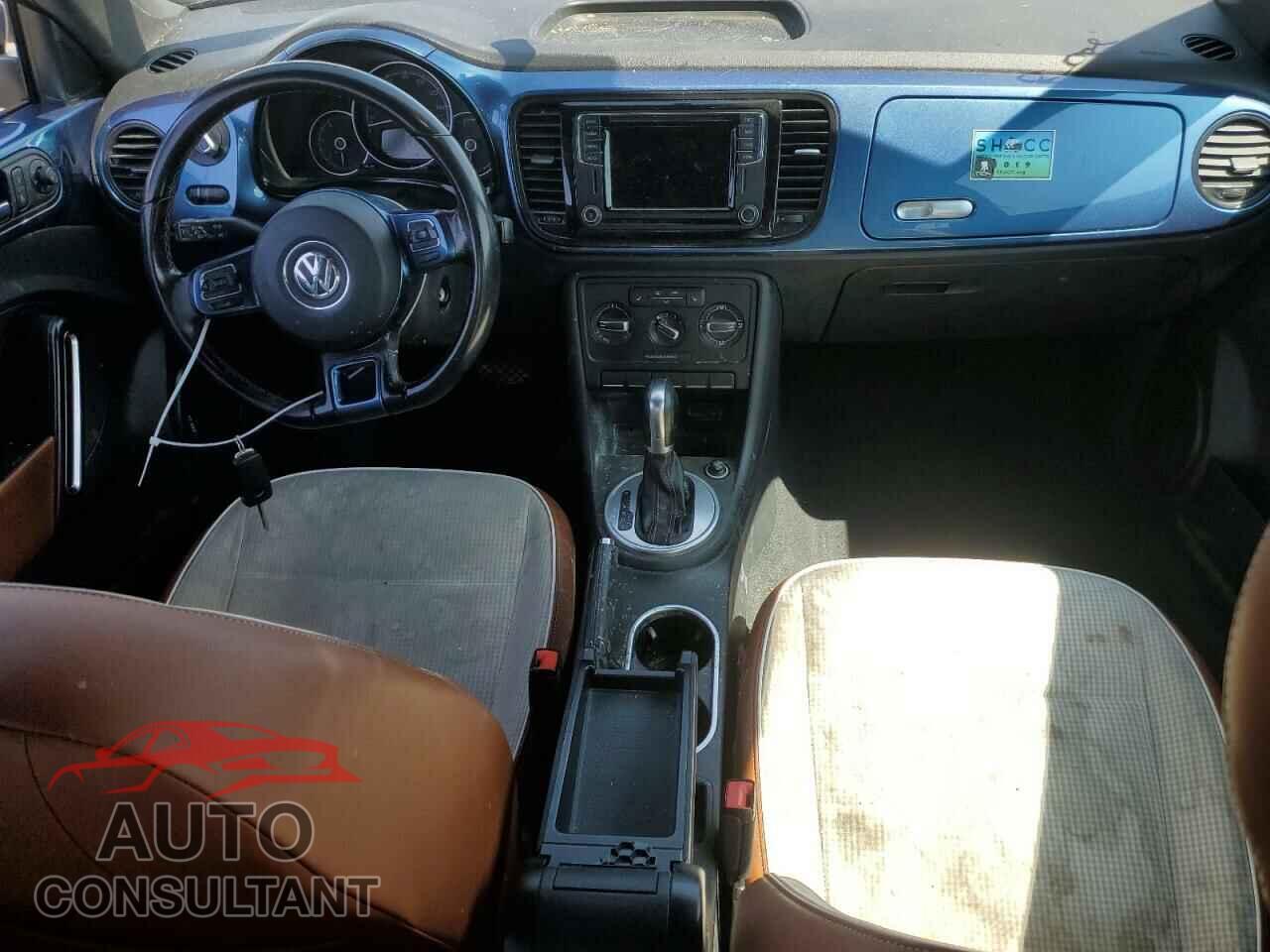 VOLKSWAGEN BEETLE 2017 - 3VWF17AT9HM624281