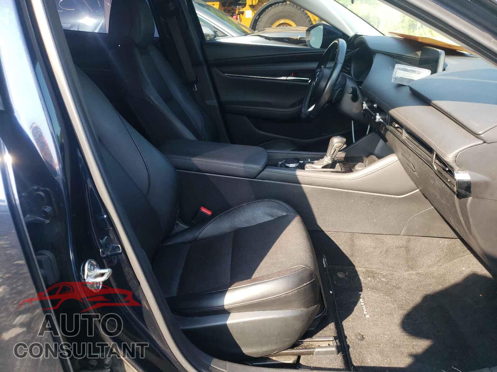 MAZDA 3 2019 - JM1BPBEM5K1124340