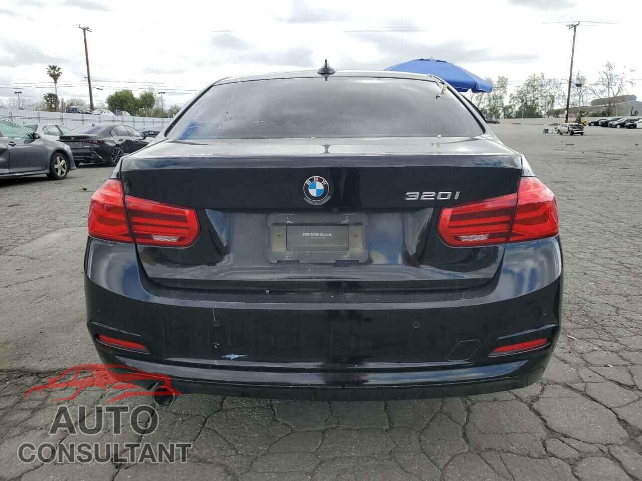 BMW 3 SERIES 2016 - WBA8E1G52GNU11082