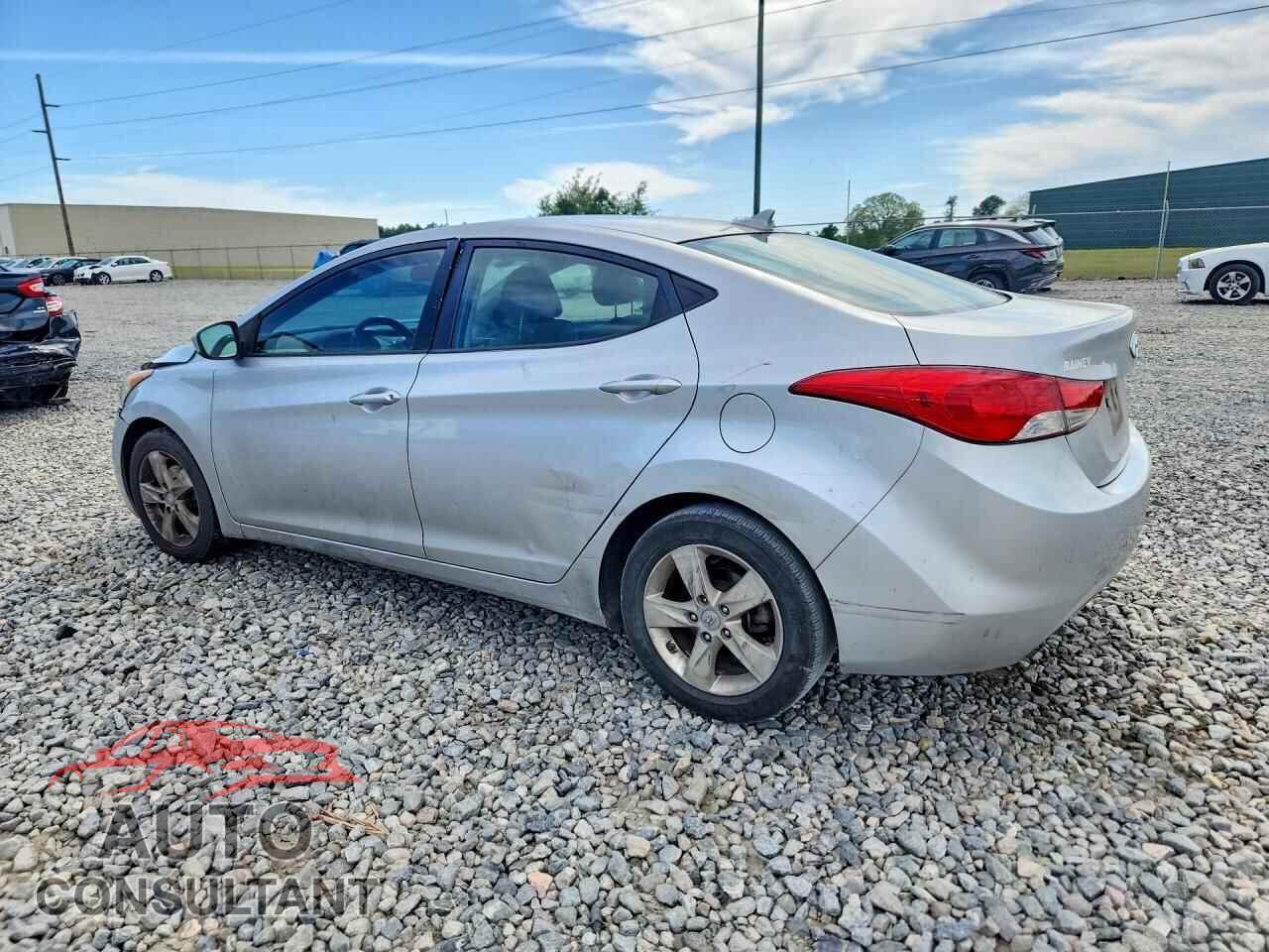 HYUNDAI ELANTRA 2012 - KMHDH4AE2CU241045
