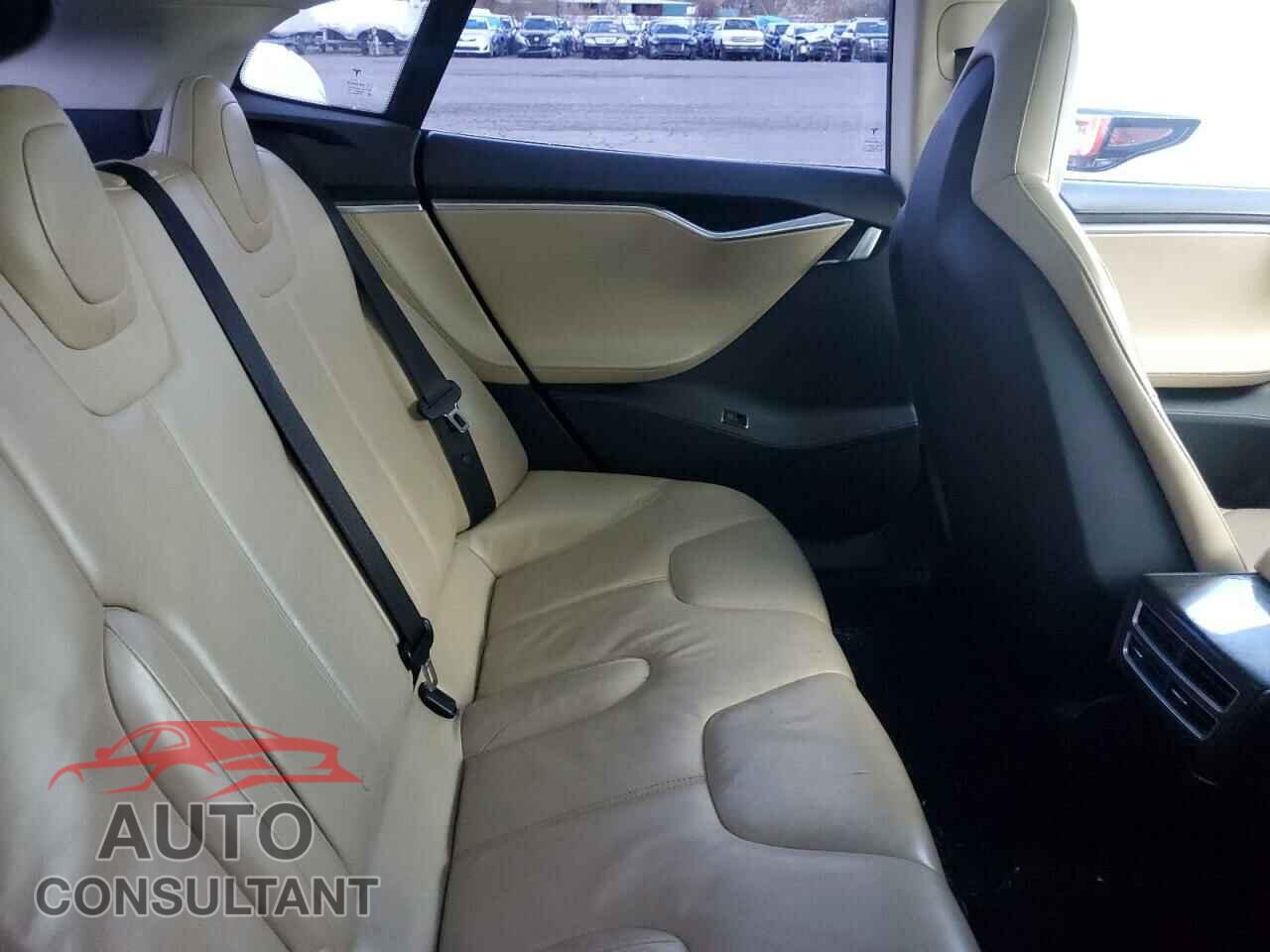 TESLA MODEL S 2013 - 5YJSA1DN2DFP28279