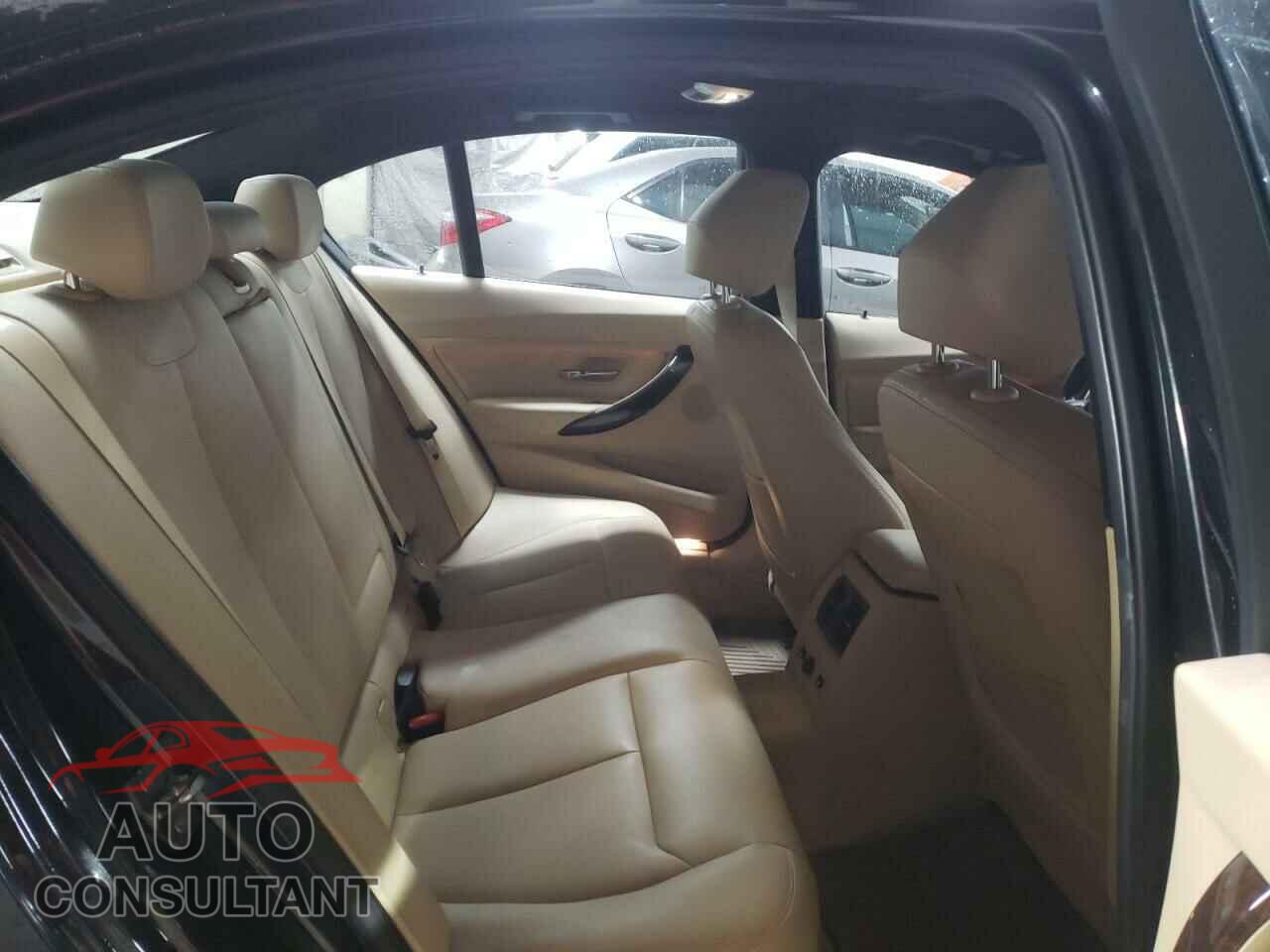 BMW 3 SERIES 2015 - WBA3B9C55FF589682
