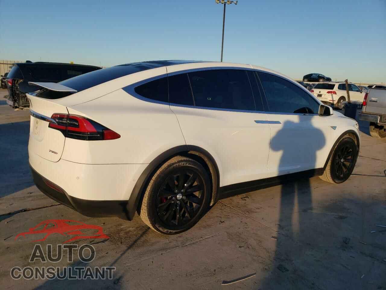 TESLA MODEL X 2016 - 5YJXCAE45GFS00794