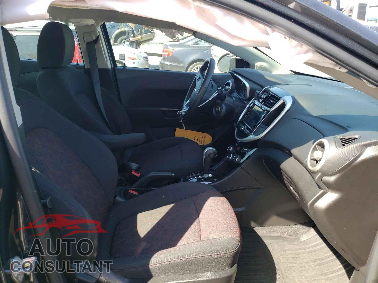 CHEVROLET SONIC 2018 - 1G1JD5SG2J4131238