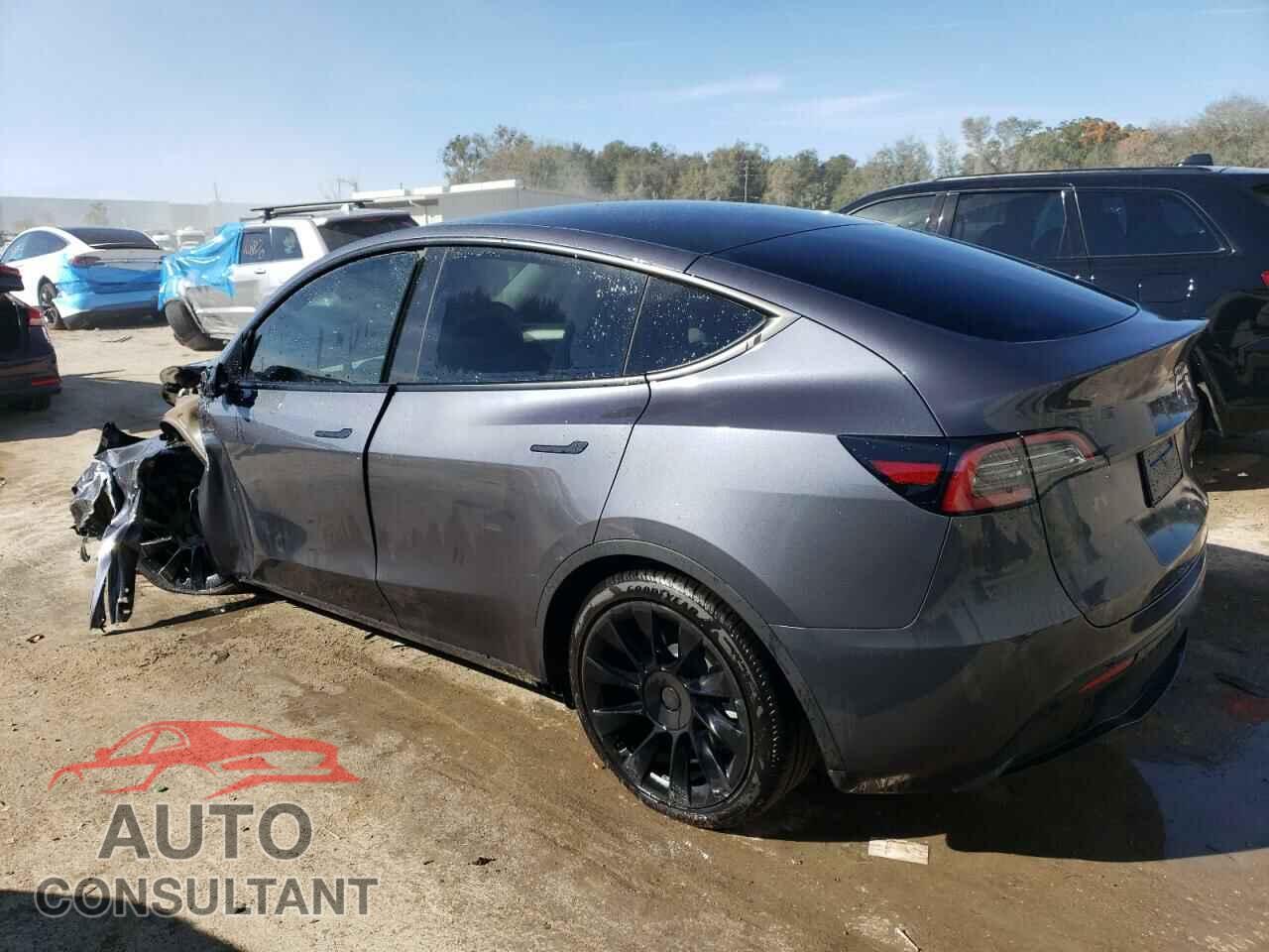 TESLA MODEL Y 2023 - 7SAYGAEE8PF840583