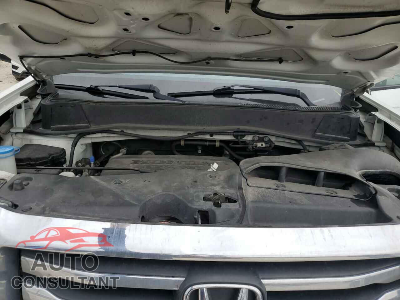 HONDA PILOT 2015 - 5FNYF3H36FB027795