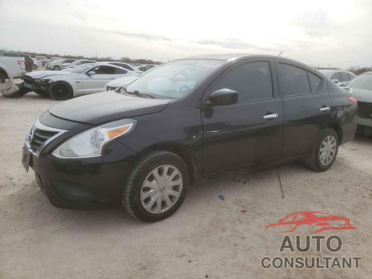 NISSAN VERSA 2019 - 3N1CN7AP0KL875493