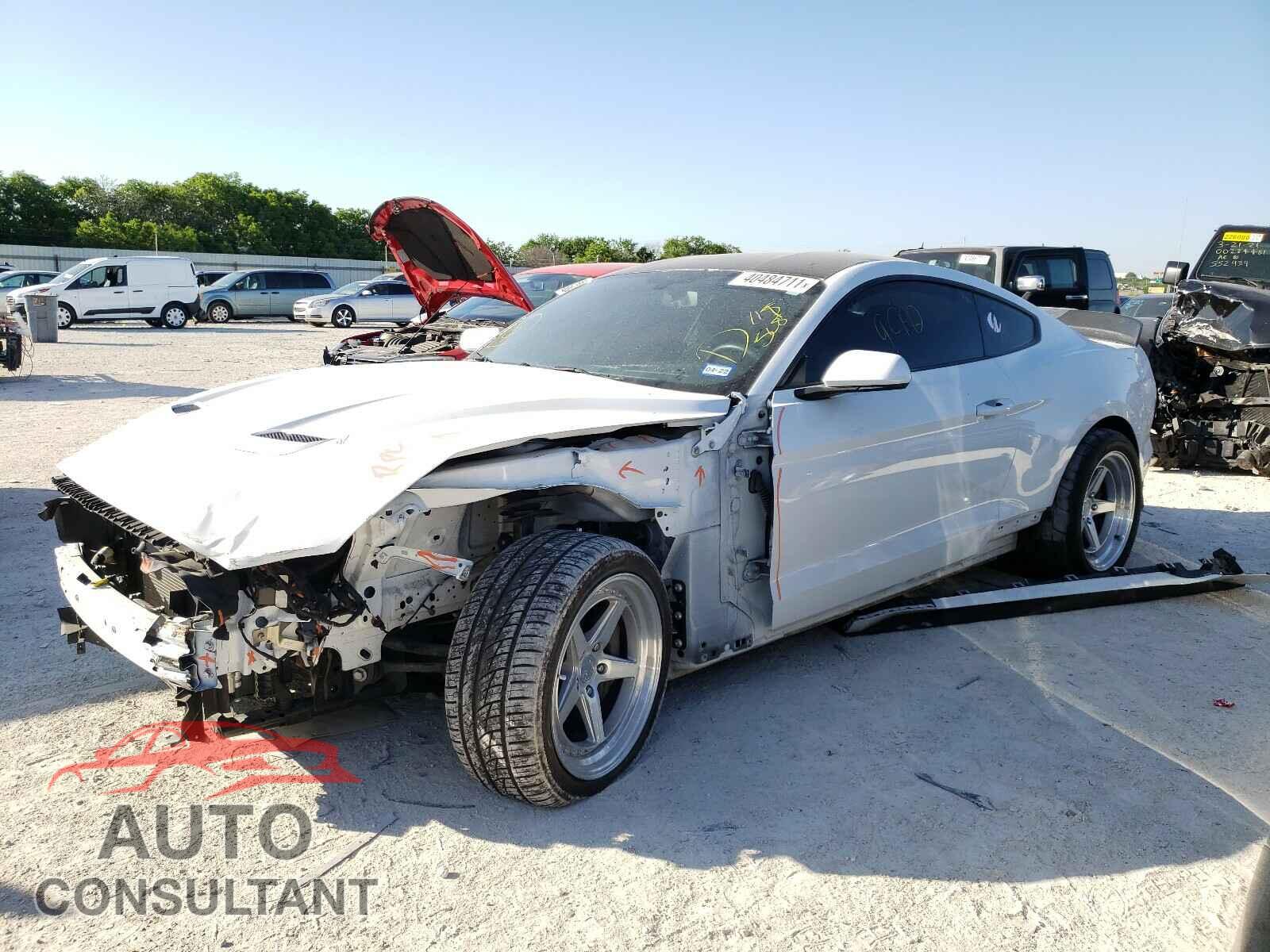 FORD MUSTANG 2020 - 1FA6P8CF6L5111508