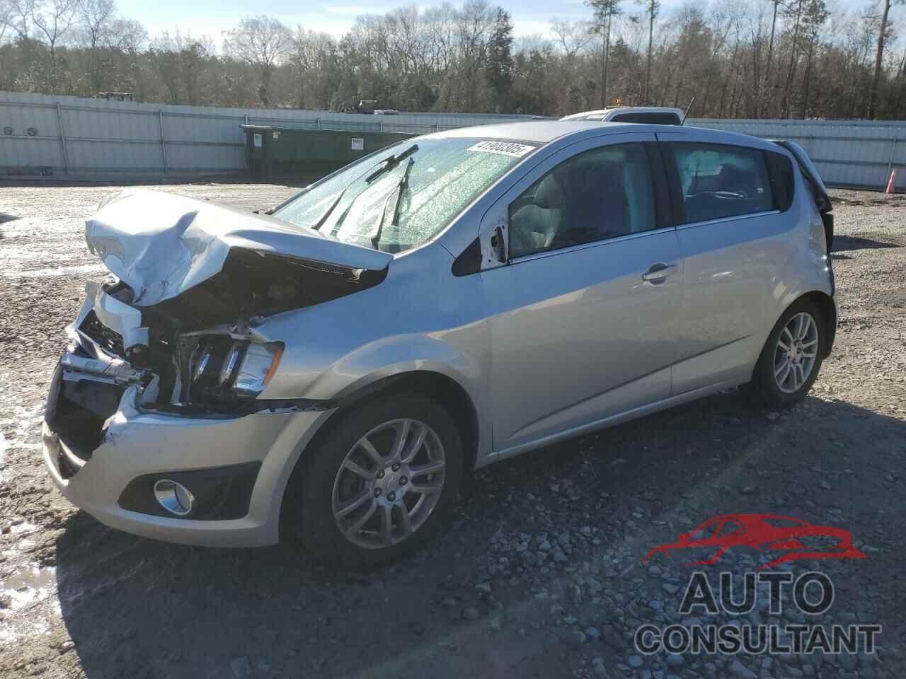 CHEVROLET SONIC 2015 - 1G1JC6SH8F4148084