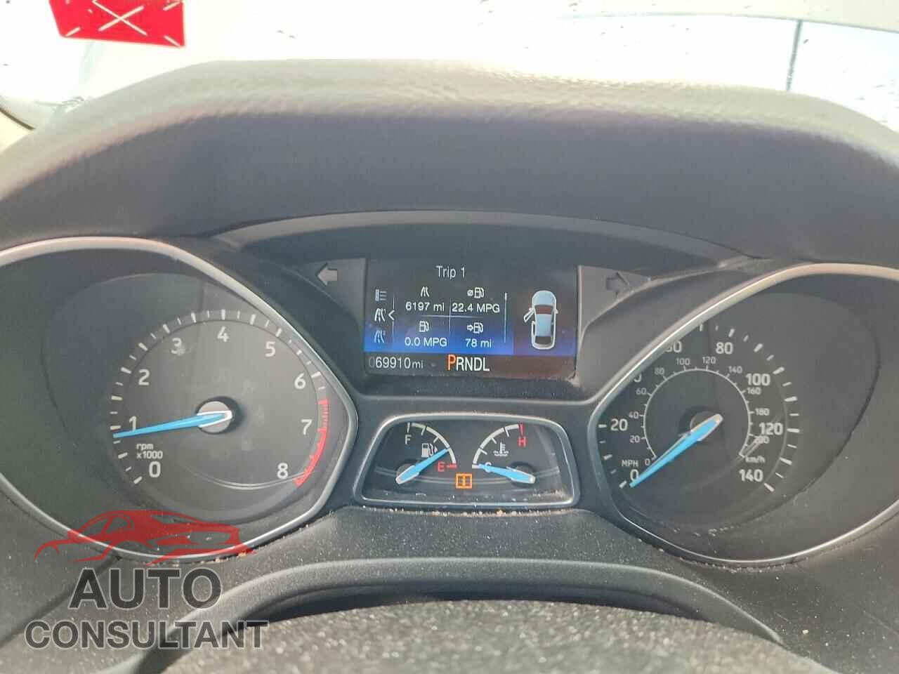 FORD FOCUS 2017 - 1FADP3E26HL318536